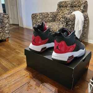 Air Jordan maxin 200(GS)